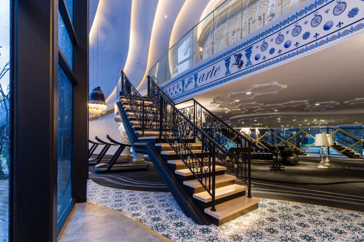 Arte Mont Kiara Aparthotel กัวลาลัมเปอร์ ภายนอก รูปภาพ The staircase in the lobby