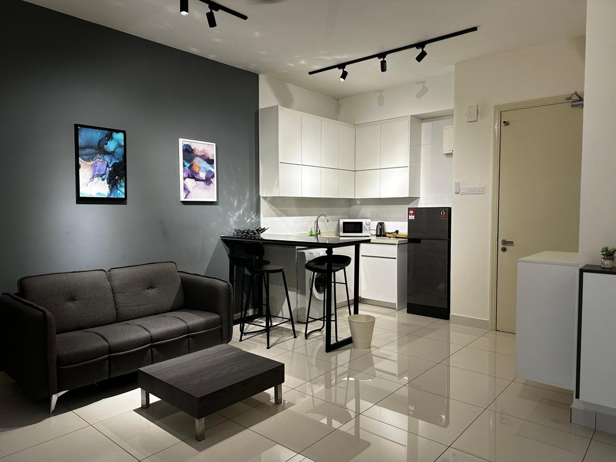 Arte Mont Kiara Aparthotel กัวลาลัมเปอร์ ภายนอก รูปภาพ A typical studio apartment in Kuala Lumpur, Malaysia